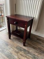 Nachtkastje ter overname, Ophalen