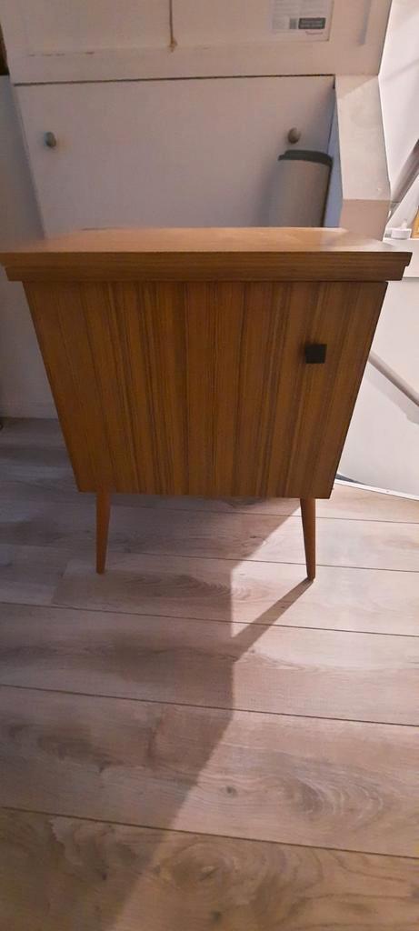 Vintage Naaimachine in Kast borletti, Antiek en Kunst, Antiek | Naaimachines, Ophalen of Verzenden