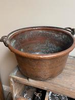 Grote rood koperen ketel met smeedijzer hengsel, Antiek en Kunst, Ophalen, Koper