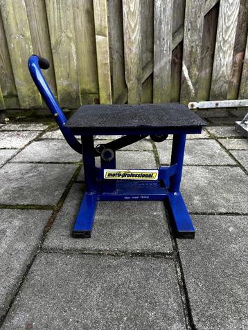 Motor/Brommer krik 30x24cm beschikbaar voor biedingen