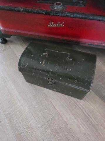 Prachtige antieke groene Beschuittrommel €12,50 beschikbaar voor biedingen