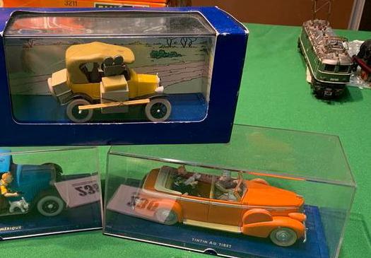 235 Kuifje Tin Tin  2 auto's in doos/blister Herge, Hobby en Vrije tijd, Modelauto's | 1:43, Zo goed als nieuw, Auto, Overige merken