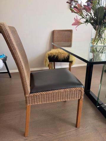 Dining set 4 chairs versatile, ergo, great condition beschikbaar voor biedingen