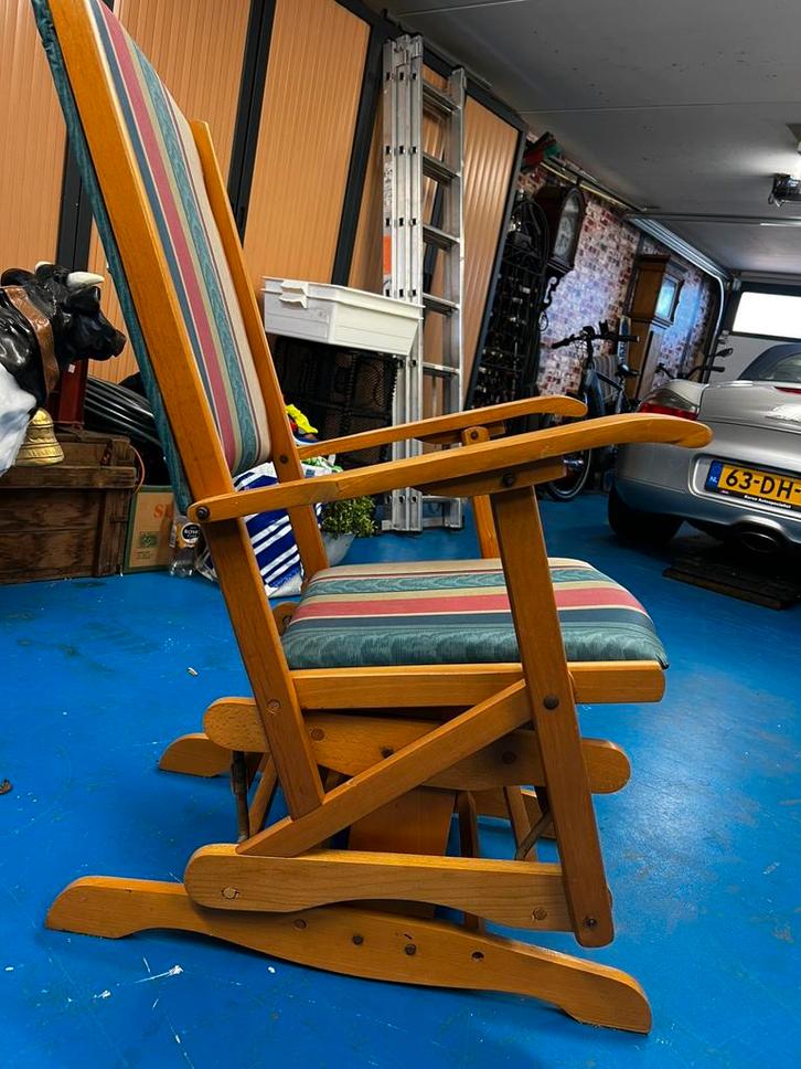 Unieke Zweeds / Roemeense schommelstoel, Huis en Inrichting, Stoelen, Zo goed als nieuw, Eén, Ophalen