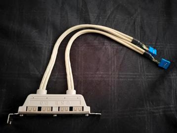 Aansluiting voor 4 extra usb 2.0 ingangen. beschikbaar voor biedingen