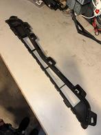 Mazda 2 (DJ/DL) 2016 - Voorbumper Grille, Gebruikt, Voor, Ophalen of Verzenden, Mazda