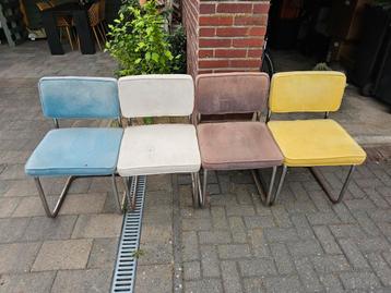 Buitenstoelen GRATIS beschikbaar voor biedingen
