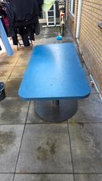 Keukentafel - Blauw met metalen voet, Huis en Inrichting, Tafels | Eettafels, Ophalen, Gebruikt, 100 tot 150 cm, 50 tot 100 cm
