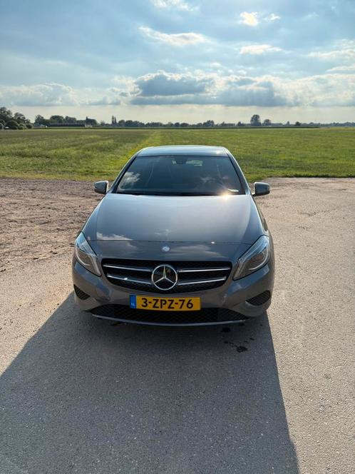 Mercedes-Benz A-Klasse 1.6 A180 Blue EFF AUT 2015 Grijs, Auto's, Mercedes-Benz, Particulier, A-Klasse, Benzine, B, Hatchback, Automaat