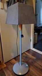 grijze korte vloerlamp, Ophalen, Zo goed als nieuw, 150 tot 200 cm