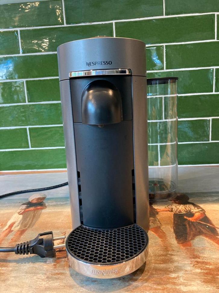 Nespresso Vertuo DeLuxe, Witgoed en Apparatuur, Koffiezetapparaten, Zo goed als nieuw, Koffiemachine, Ophalen of Verzenden
