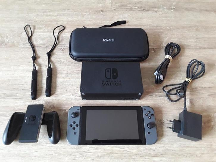 Nintendo Switch V1 Unpatched in Top Staat + Beschermcase, Spelcomputers en Games, Spelcomputers | Nintendo Switch, Zo goed als nieuw