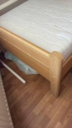 Bed met matras  gratis af te halen, Huis en Inrichting, Slaapkamer | Bedden, Ophalen, Eenpersoons, Bruin, 200 cm