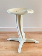 Metalen creme Yasu Sasamoto Lotus Dulton ltd kruk, Ophalen, Zo goed als nieuw
