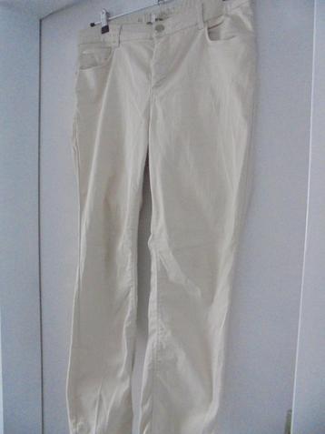 ecru jeans beschikbaar voor biedingen