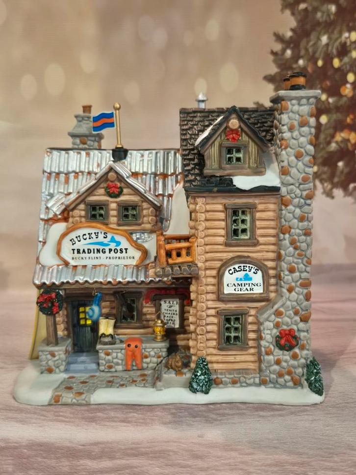 Lemax Bucky's trading post &Casey's camping gear, Diversen, Kerst, Ophalen of Verzenden