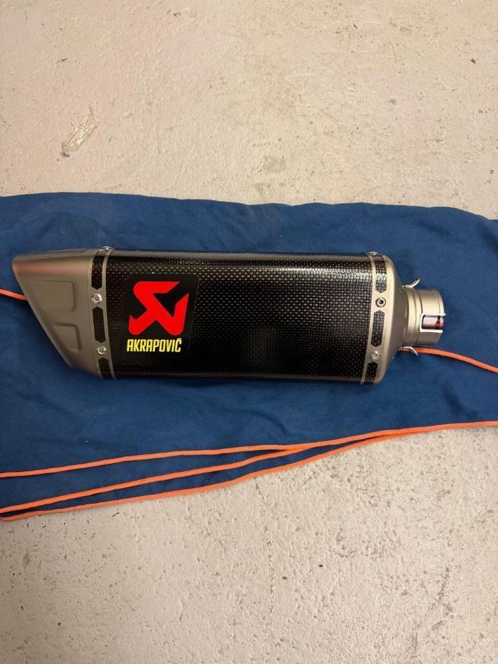 Akrapovic uitlaatlijn Suzuki GSX-8S of 8RNIEUWE E5+, Motoren, Tuning en Styling, Ophalen