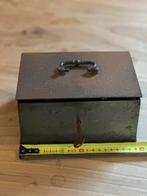 Prachtig antiek metalen geldkist herkomst Frankrijk jaren30, Ophalen of Verzenden