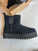 UGG Classic Chelsea Platform Mini, Kleding | Dames, Schoenen, UGG, Zwart, Lage of Enkellaarzen, Nieuw