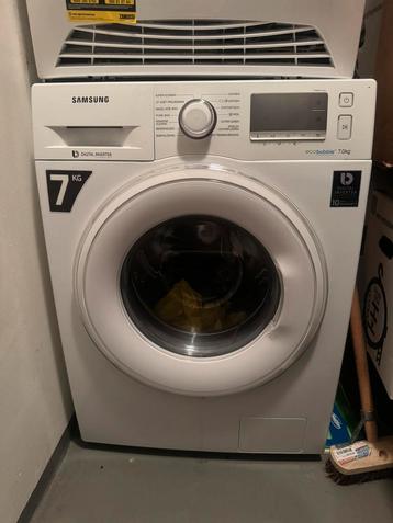 Combi wasmachine en condensdroger beschikbaar voor biedingen