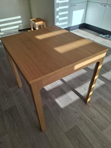 Uitschuifbare eikenfineer Ikea eettafel beschikbaar voor biedingen