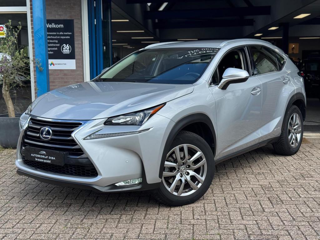 Lexus NX 300h Sport Edition 2017 AUT NAVI CAMERA LM NAP!, Auto's, Lexus, Stof, Gebruikt, Bedrijf, 155 pk