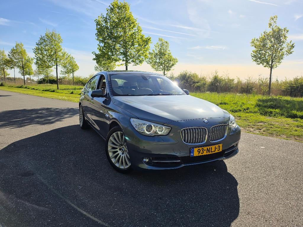 BMW 5-Serie GT 4.4 550I AUT High Executive Nieuwe APK, Auto's, BMW, Automaat, Particulier, 129 €/maand, 5-Serie GT
