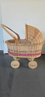 Rieten Kinderwagen met Roze Pompons - Vintage Stijl, Kinderen en Baby's, Kinderwagens en Combinaties, Ophalen, Gebruikt, Kinderwagen