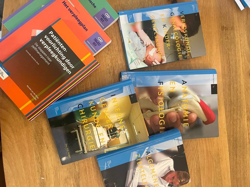 Schoolboeken Verpleegkunde Niveau 4 - Complete Set, Ophalen of Verzenden, Gelezen, Overige niveaus, Overige vakken