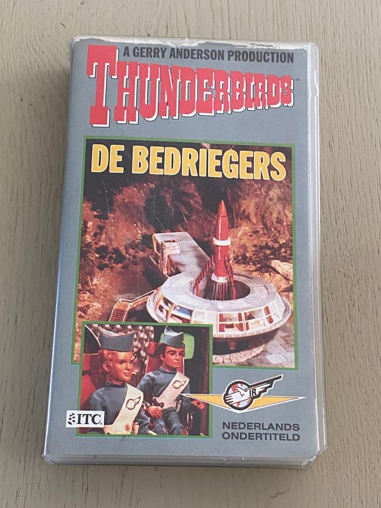 Vintage VHS Thunderbirds - Gerry Anderson - De Bedriegers NL, Gebruikt, Verzenden, Alle leeftijden, Kinderprogramma's en -films