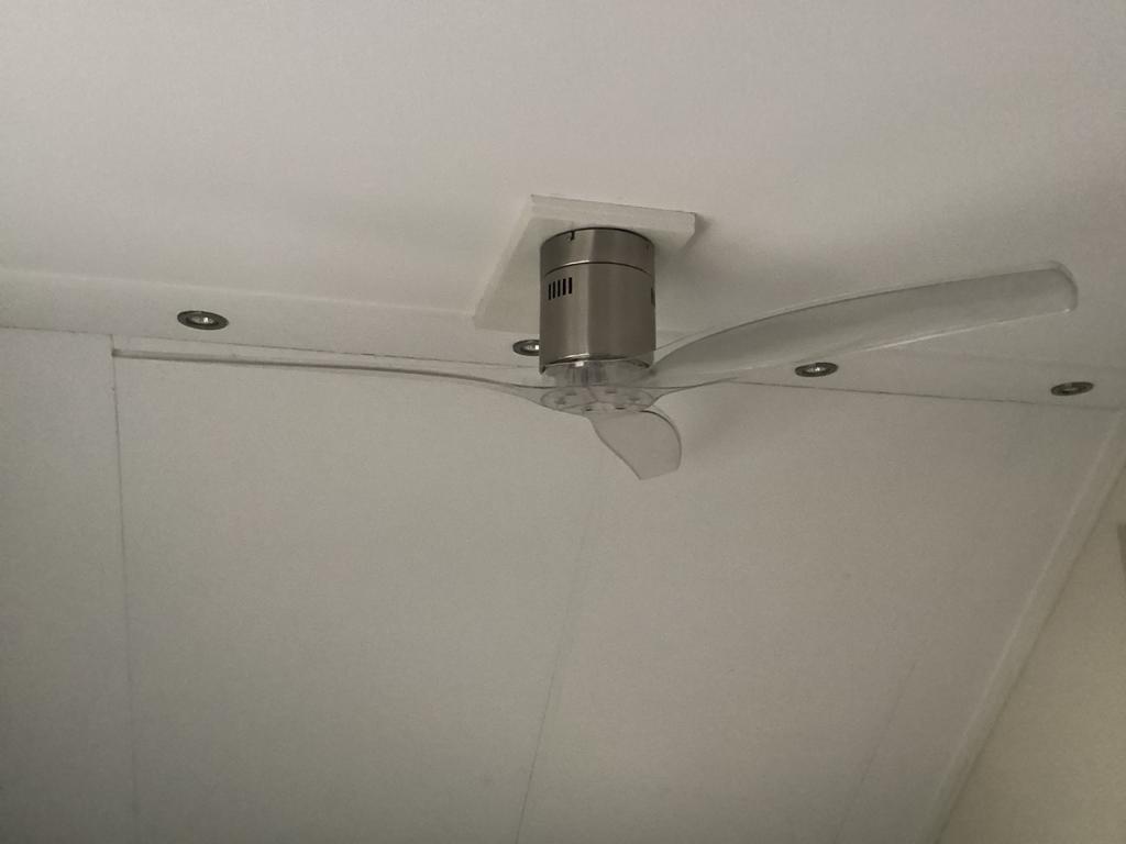 Stijlvolle plafondventilator voor slaapkamer, Ophalen of Verzenden, Gebruikt, Plafondventilator