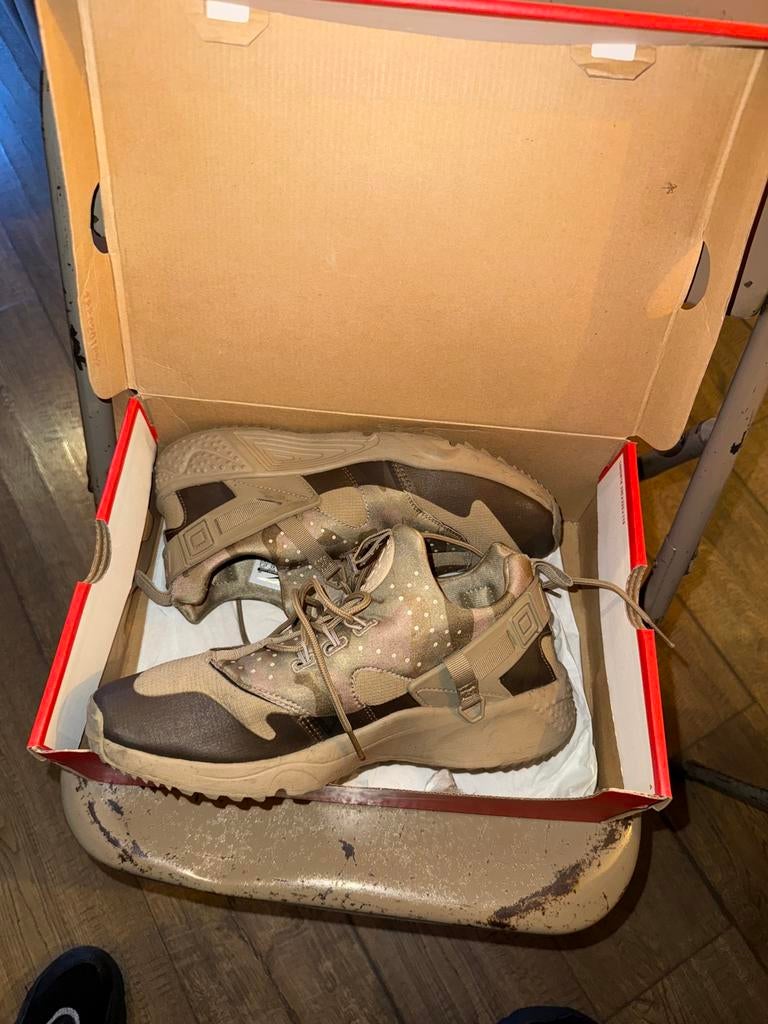 Nike Tekno schoenen NEW, Ophalen of Verzenden, Zo goed als nieuw, Jongen of Meisje, Schoenen