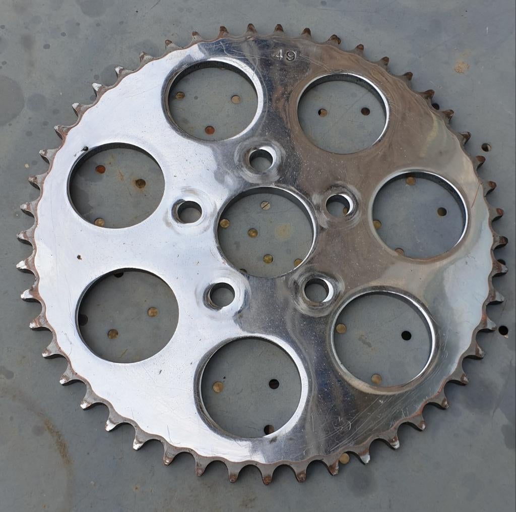 KETTINGWIEL TANDWIEL 49 tanden  verchroomd   o.a. Sportster, Ophalen of Verzenden, Gebruikt