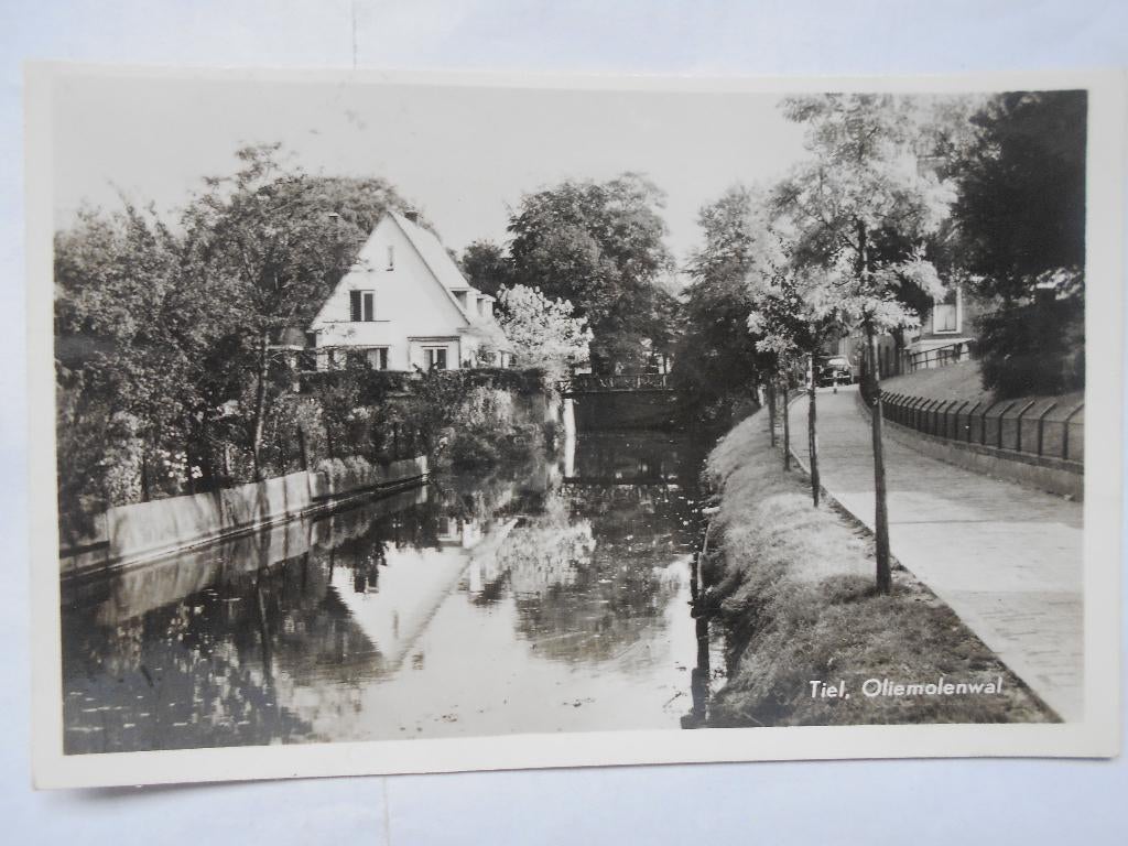 Tiel Oliemolenwal mooi oud Tiel woning aan de gracht Tiel, Ophalen of Verzenden, 1940 tot 1960, Gelopen, Gelderland
