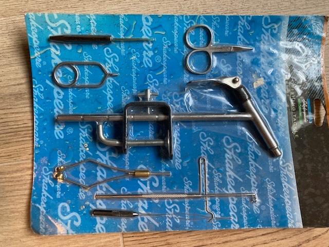 vliegvis bindset Shakespear, Ophalen, Nieuw, Complete set