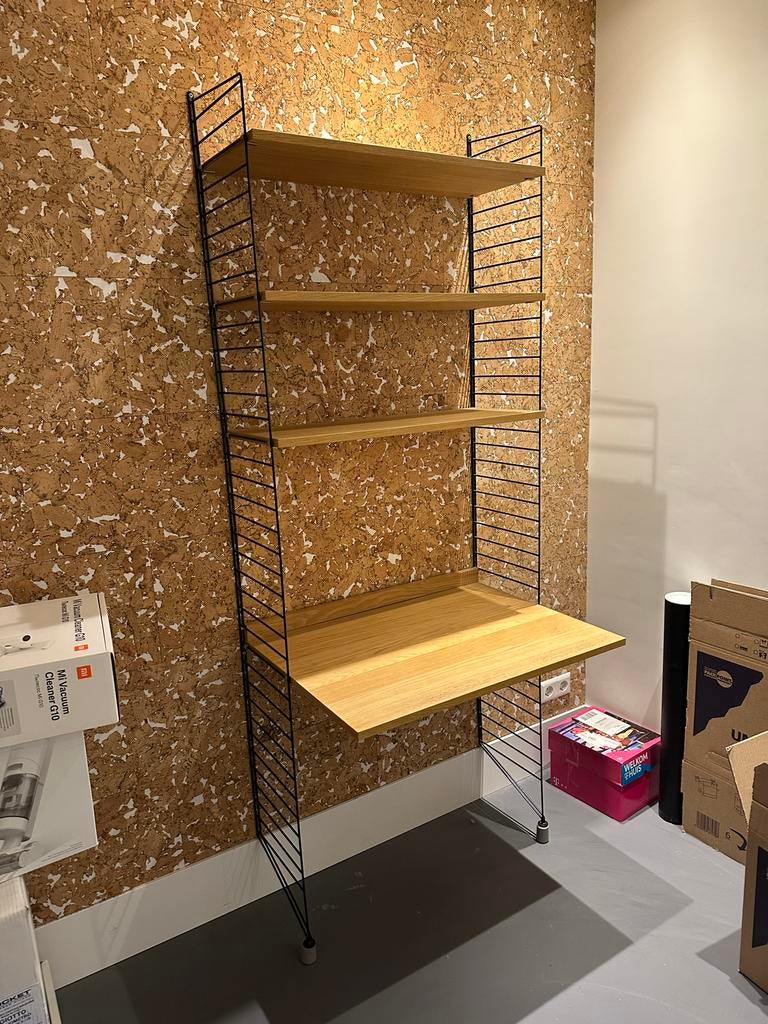 String Furniture wandbureau met planken, Ophalen, Hout, In hoogte verstelbaar, Zo goed als nieuw