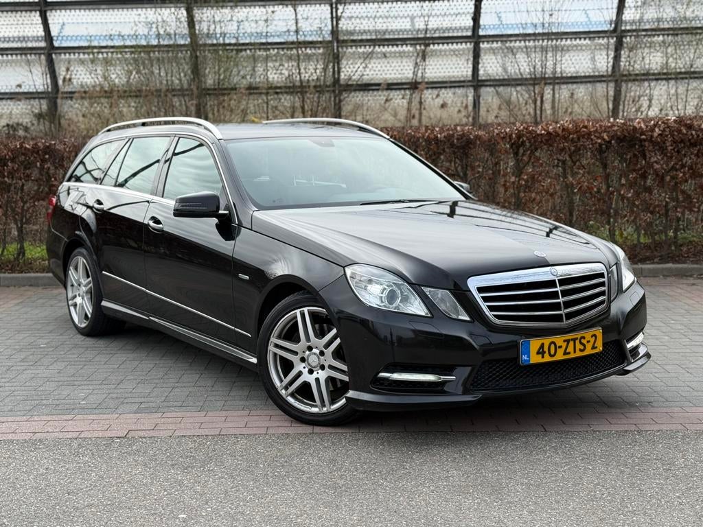 Mercedes-Benz E-Klasse E220 CDI BE Estate Aut7 2011 Zwart, Auto's, Mercedes-Benz, Automaat, Achterwielaandrijving, Zwart, Zwart