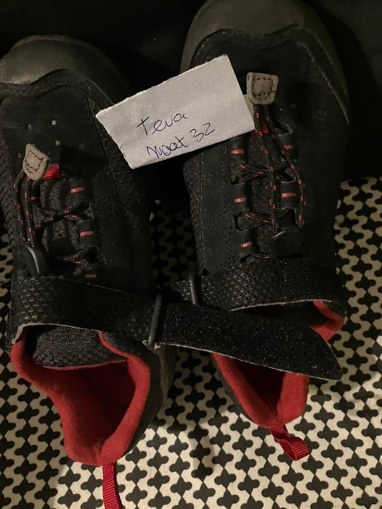 Schoenen Jongen maat 32, Ophalen, Schoenen, Zo goed als nieuw, Jongen