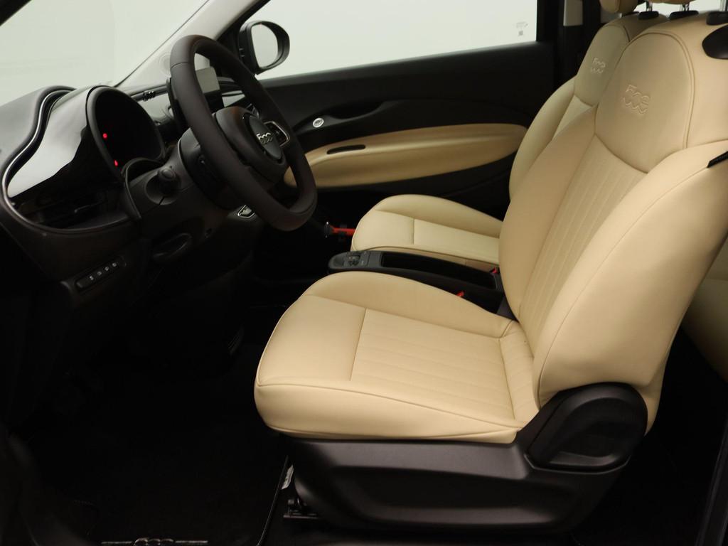 Fiat 500e 42 kWh | Direct Leverbaar | Tijdelijk gratis wallb, Auto's, Fiat, Stof, 4 stoelen, Zwart, Origineel Nederlands