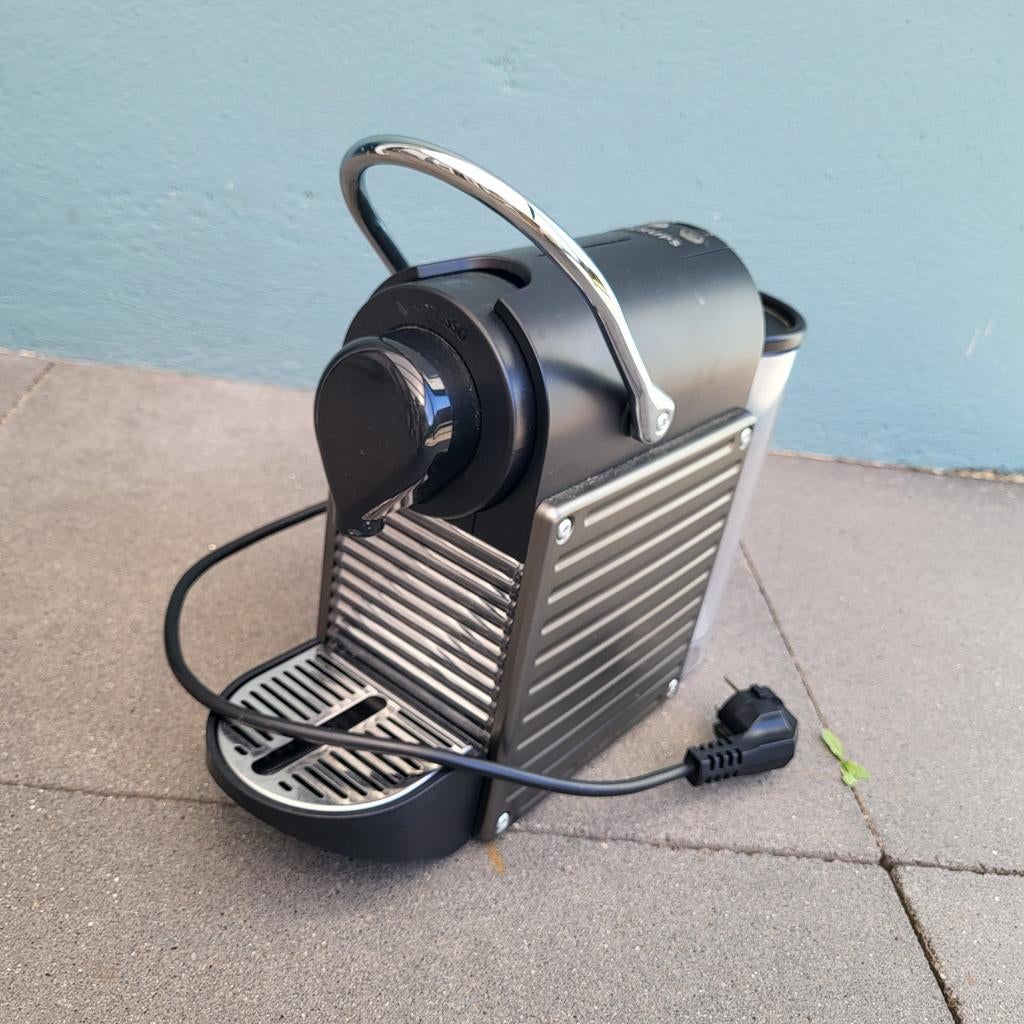 Krups Nespresso Pixie Titanium -, Witgoed en Apparatuur, Koffiezetapparaten, Gebruikt, Espresso apparaat, Ophalen of Verzenden