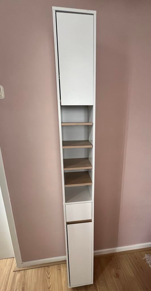 Smal wit kastje met houten planken, Huis en Inrichting, Kasten | Overige, Ophalen, Zo goed als nieuw