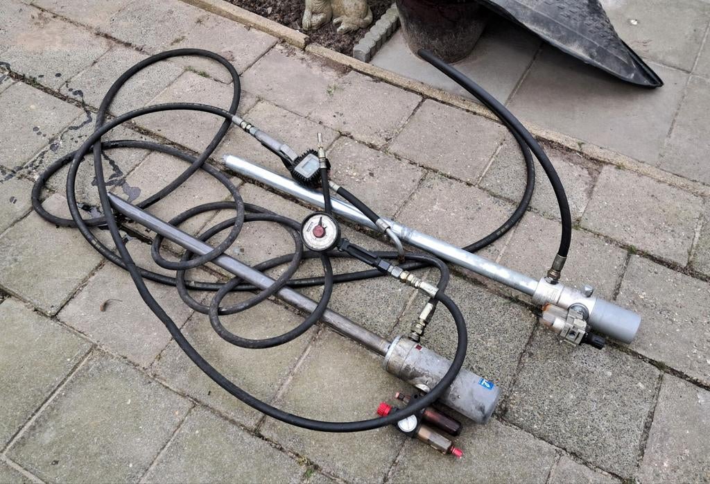 Oliepompen met meters, Ophalen, Gebruikt