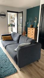 Een speelse antracietkleurige 2,5-zits bank., Huis en Inrichting, Banken | Bankstellen, Ophalen, Gebruikt, Driepersoons, 75 tot 100 cm