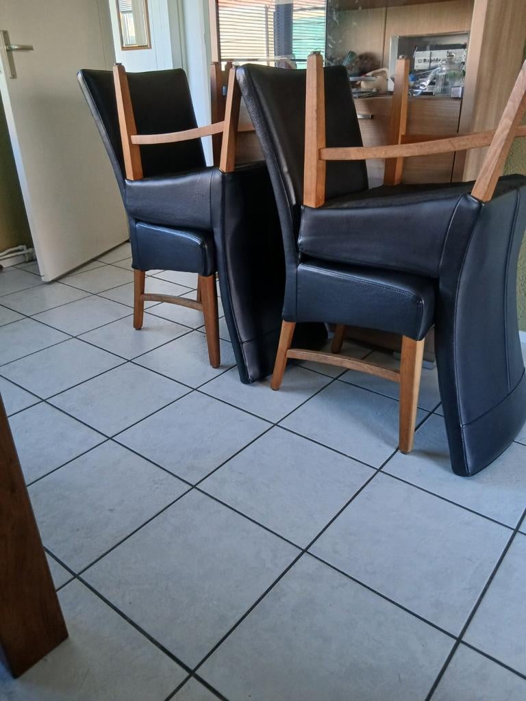 4 zwarte kamerstoelen met houten frame, Huis en Inrichting, Stoelen, Ophalen