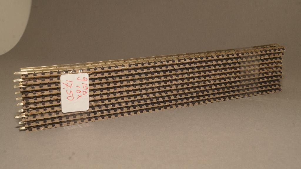 Fleischmann rechte rail 10x 9100 donkere bedding, Hobby en Vrije tijd, Modeltreinen | N-Spoor, Gelijkstroom, Fleischmann, Rails