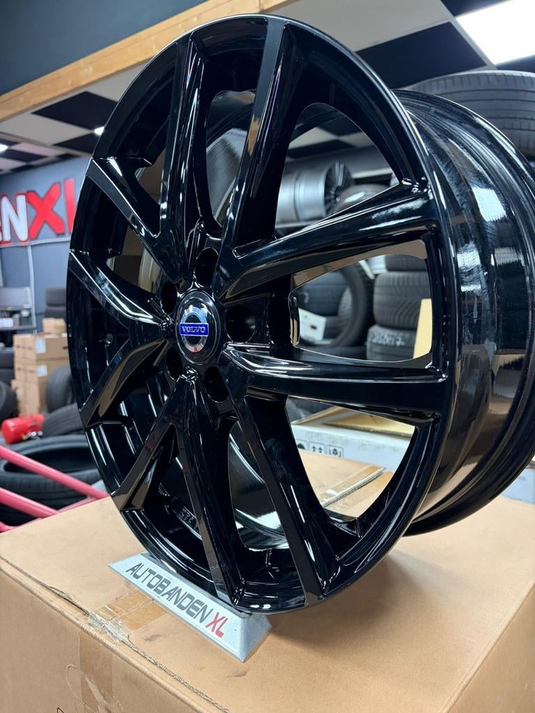 18 Inch Lakzwarte Ford en Volvo Velgen 5x108, Ophalen of Verzenden, Nieuw, Personenwagen, Velg(en)