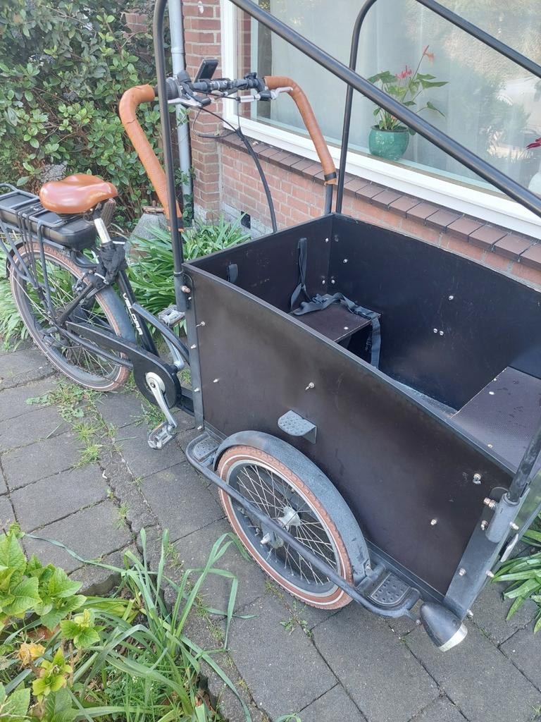 Elektrische bakfiets, Ophalen of Verzenden, Zo goed als nieuw, 4 kinderen of meer