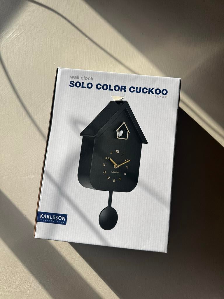 Karlsson Solo Color Cuckoo Klok - Nieuw in doos, Ophalen of Verzenden, Nieuw, Analoog, Wandklok