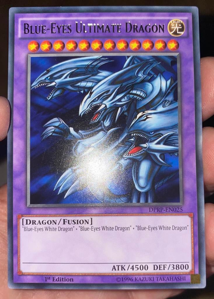 Yu-Gi-Oh! Blue-Eyes Ultimate Dragon DPRP 1st Edition !, Hobby en Vrije tijd, Verzamelkaartspellen | Yu-gi-Oh!, Ophalen of Verzenden