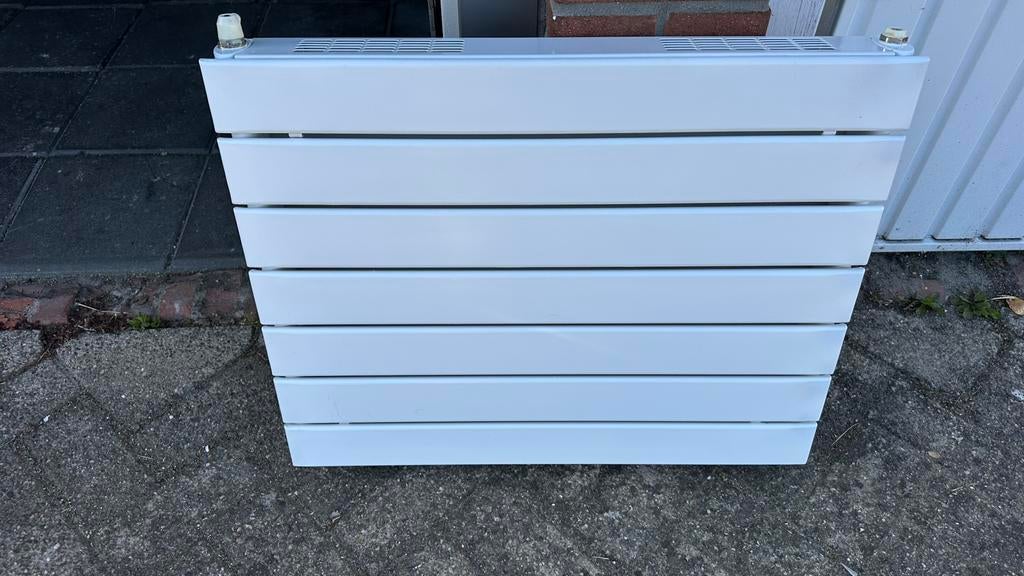 Moderne radiator, Ophalen, Zo goed als nieuw, Radiator, 30 tot 80 cm